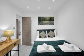 Newly refurbished 2 Bed House in a Town Centre Location